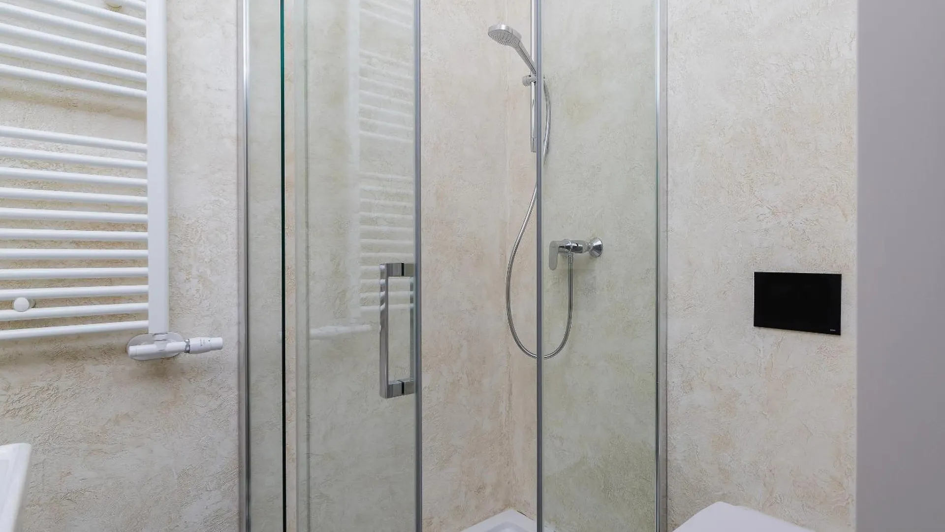 3-Bedroom Apartment - Rejtana 10 Krakow