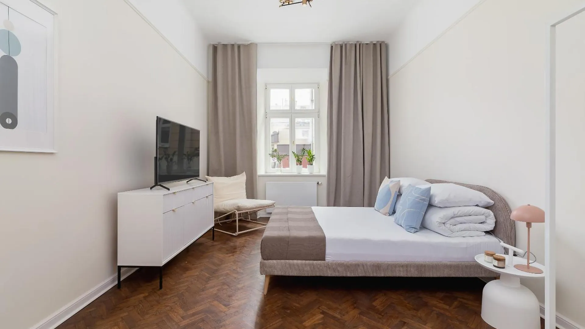 3-Bedroom Apartment - Rejtana 10 Krakow