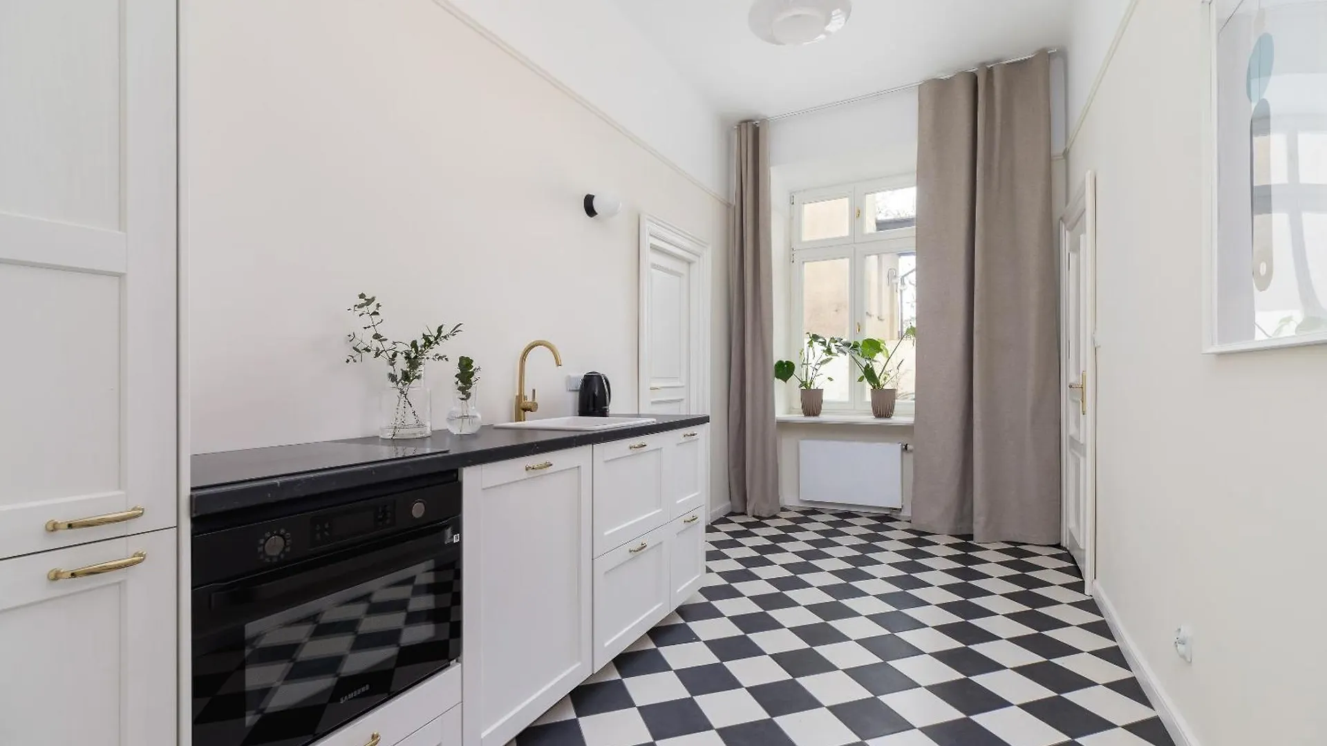 3-Bedroom Apartment - Rejtana 10 Krakow