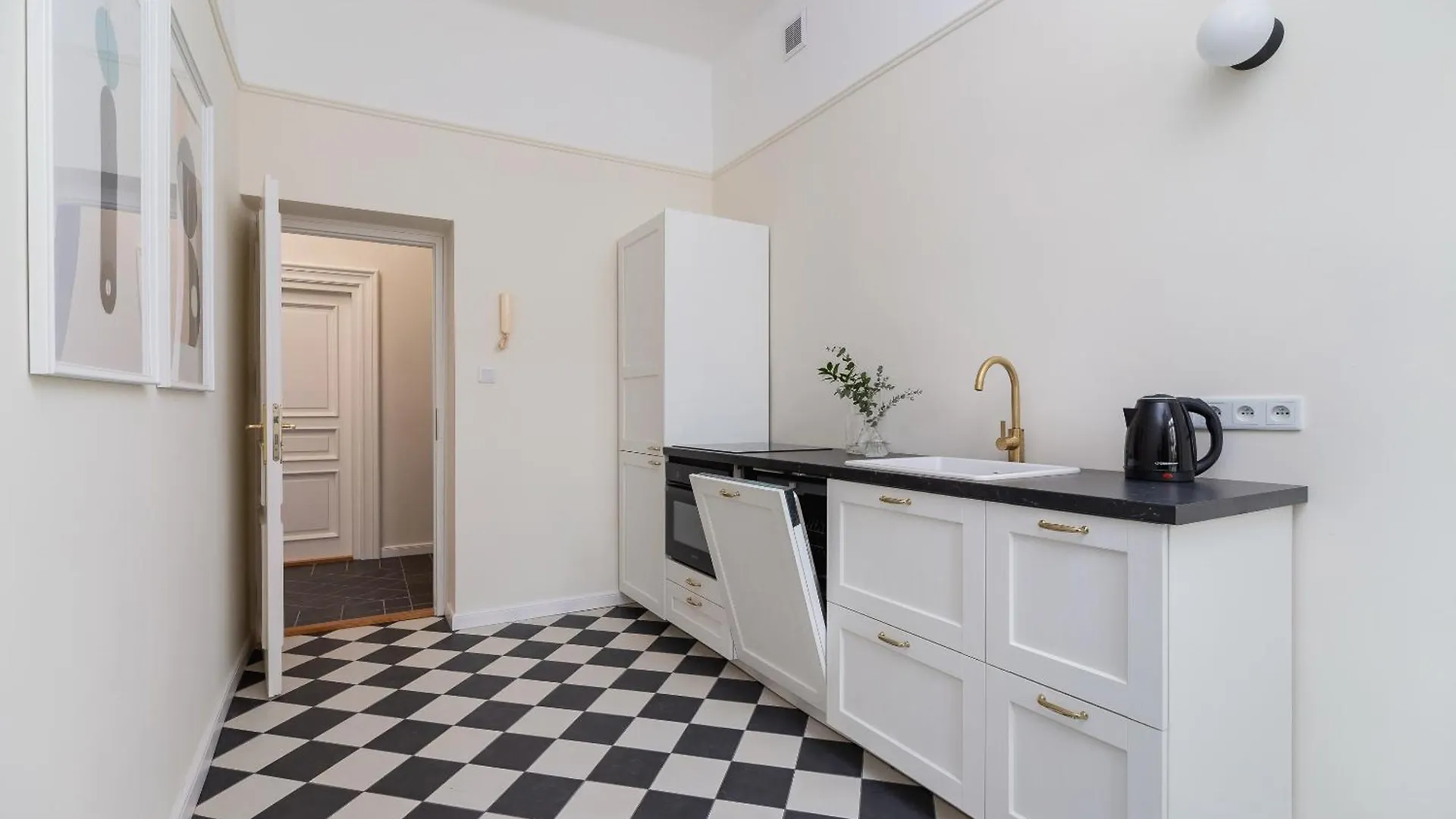 3-Bedroom Apartment - Rejtana 10 Krakow Poland