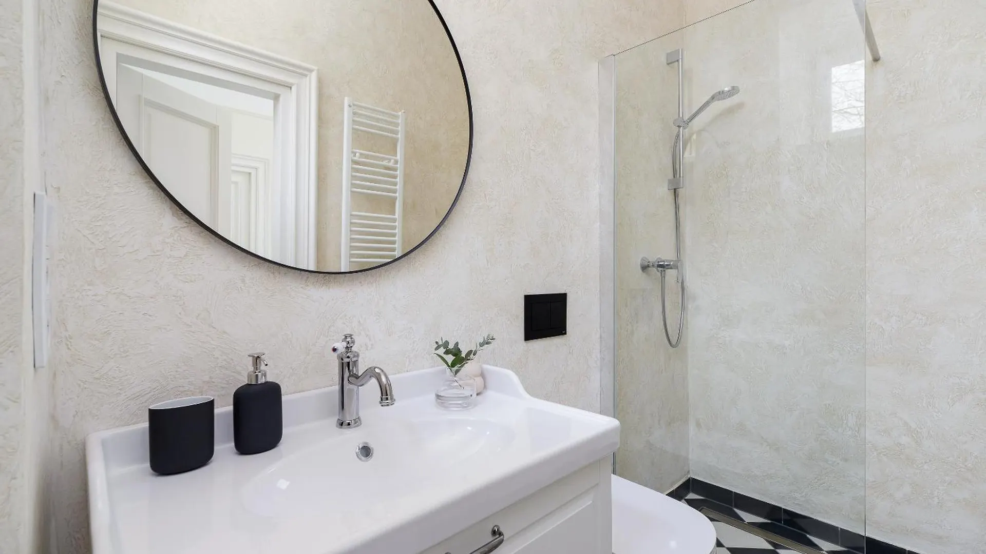 3-Bedroom Apartment - Rejtana 10 Krakow