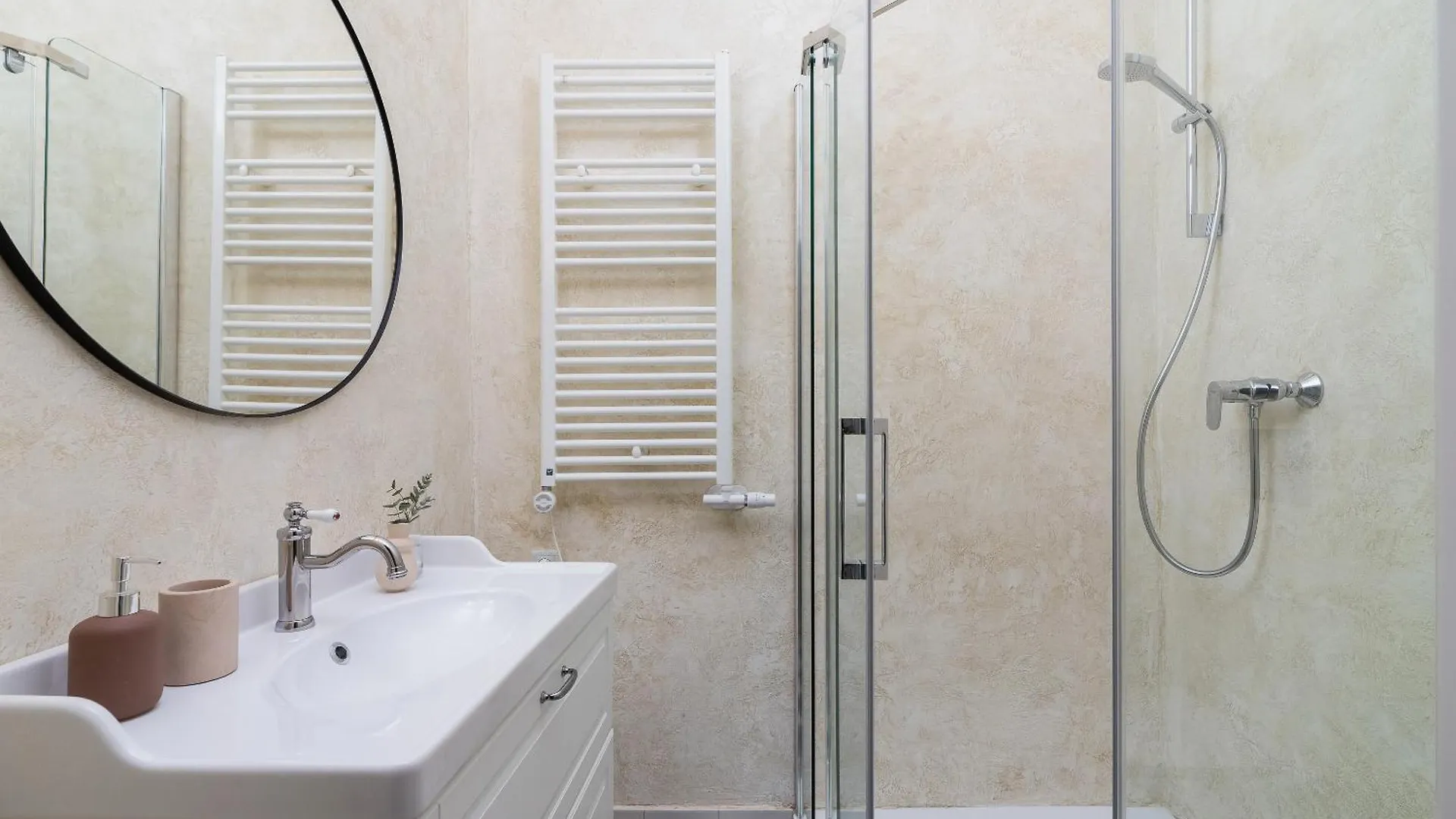 3-Bedroom Apartment - Rejtana 10 Krakow