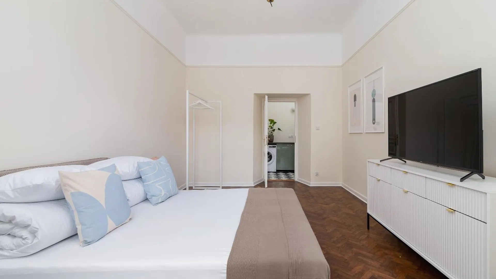 3-Bedroom Apartment - Rejtana 10 Краков 0*,